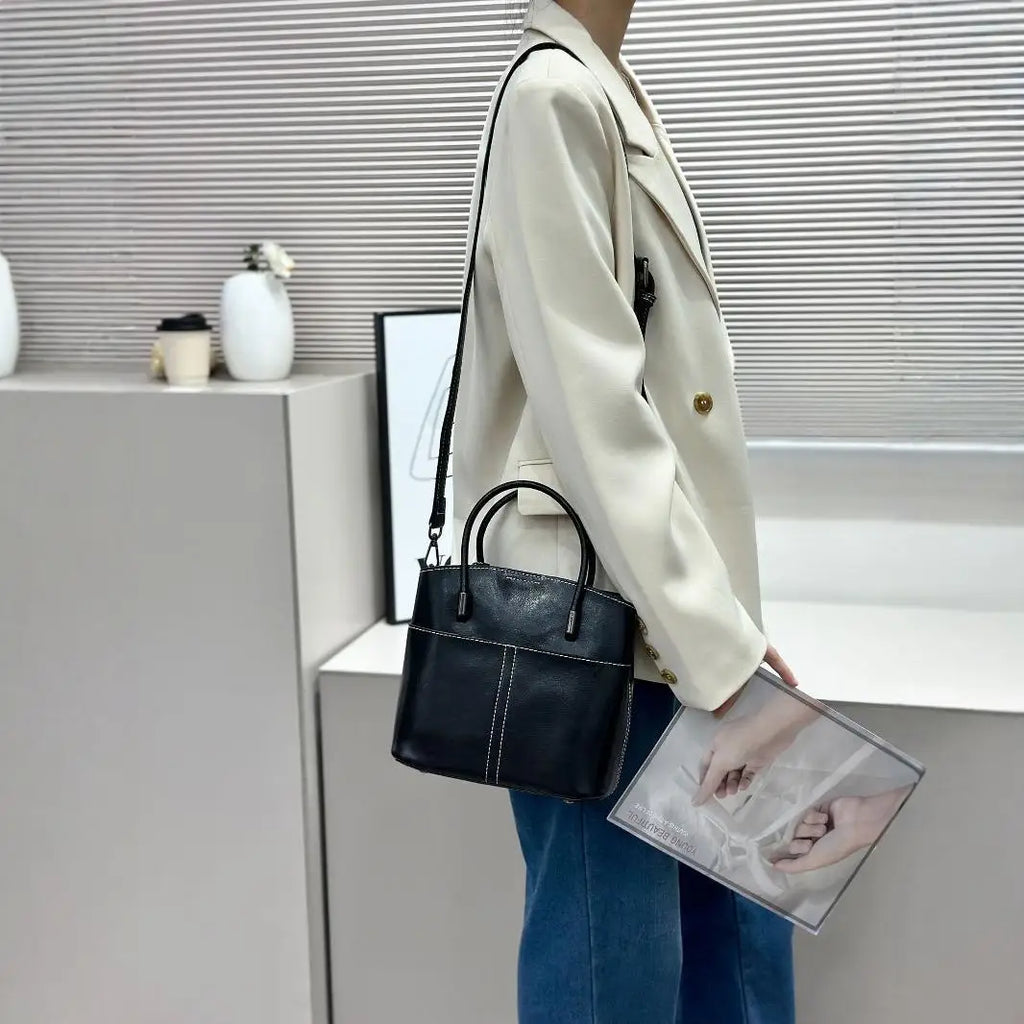 2025 New Genuine leather Women's Handbag Cowhide Crossbody Bag Light Luxury Bucket Bag Fashion And Casual shoulder bag