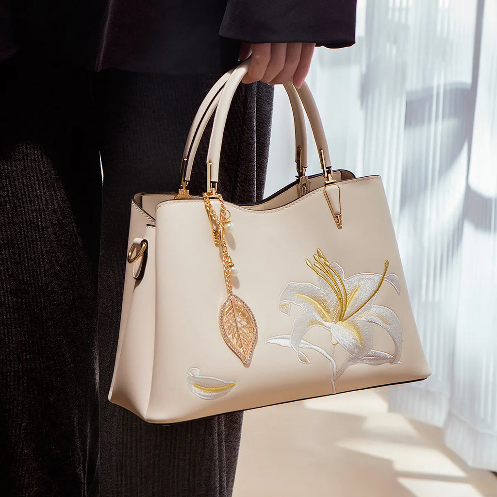 2025 New Embroidered Chinese style Large Capacity Handheld Women's Bag High Quality Ladies' Shoulder crossbody bag Elegant Tote