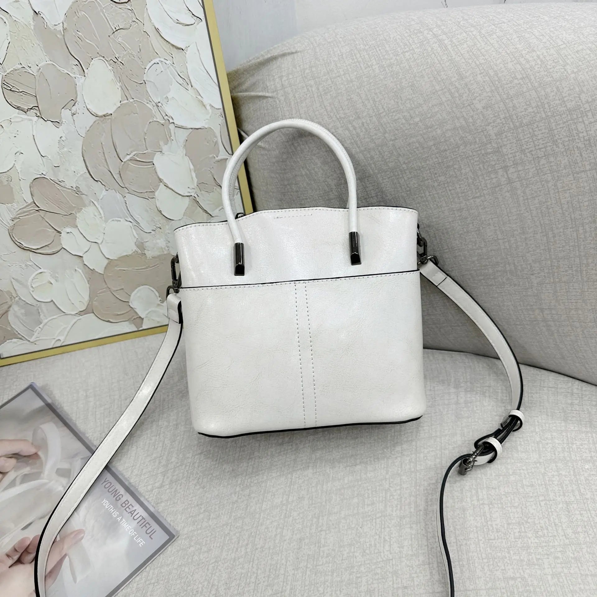 2025 New Genuine leather Women's Handbag Cowhide Crossbody Bag Light Luxury Bucket Bag Fashion And Casual shoulder bag